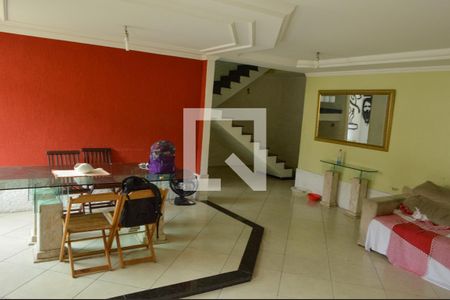 Casa de condomínio à venda com 189m², 3 quartos e 1 vagaSala