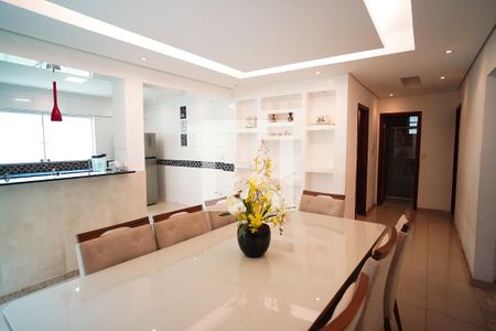 Sala de casa para alugar com 3 quartos, 220m² em Xodó Marize, Belo Horizonte