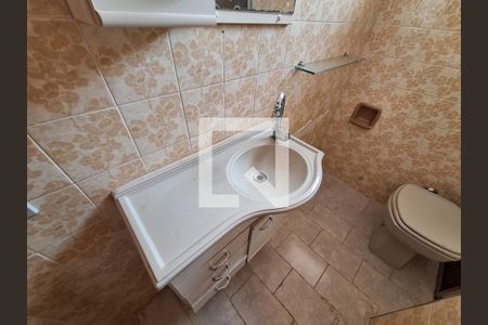 Casa à venda com 269m², 3 quartos e 3 vagasBanheiro quarto 1