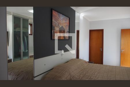 Casa à venda com 223m², 3 quartos e 2 vagasSuíte