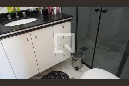 Casa à venda com 223m², 3 quartos e 2 vagasSuíte