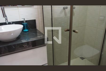 Casa à venda com 223m², 3 quartos e 2 vagasBanheiro