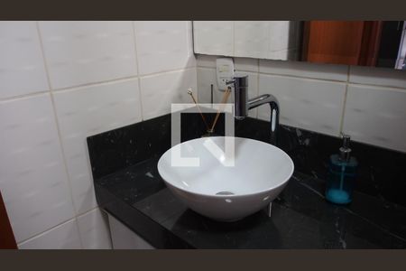 Casa à venda com 223m², 3 quartos e 2 vagasBanheiro