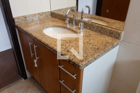 Casa à venda com 188m², 4 quartos e 1 vaga Casa à venda com 188m², 4 quartos e 1 vagaBanheiro