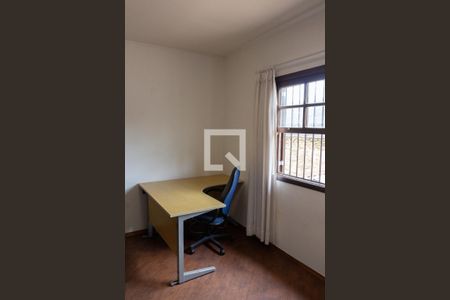 Casa à venda com 188m², 4 quartos e 1 vaga Casa à venda com 188m², 4 quartos e 1 vagaEscritório