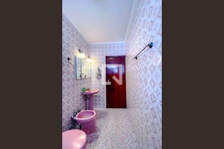 Casa à venda com 170m², 3 quartos e 2 vagasBanheiro