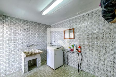 Casa à venda com 170m², 3 quartos e 2 vagasÁrea de Serviço