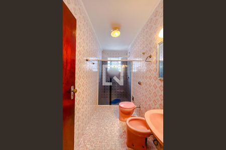 Casa à venda com 170m², 3 quartos e 2 vagasBanheiro