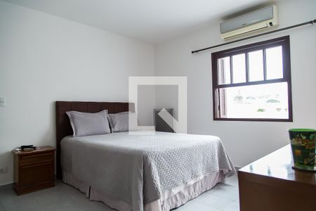 Casa à venda com 158m², 3 quartos e 2 vagasSuíte