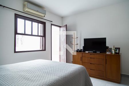 Casa à venda com 158m², 3 quartos e 2 vagasSuíte