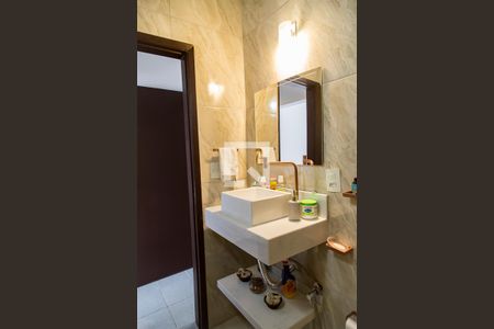 Casa à venda com 158m², 3 quartos e 2 vagasBanheiro da Suíte