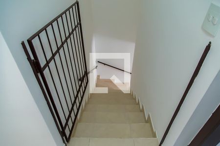 Casa à venda com 158m², 3 quartos e 2 vagasCorredor - Escada