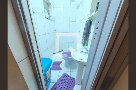 Casa à venda com 382m², 6 quartos e 2 vagasQuarto 1 Casa 2 - Banheiro