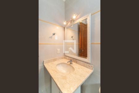 Casa de condomínio à venda com 180m², 3 quartos e 4 vagas Casa de condomínio à venda com 180m², 3 quartos e 4 vagasBanheiro do Quarto 1