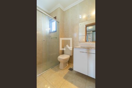 Casa de condomínio à venda com 180m², 3 quartos e 4 vagas Casa de condomínio à venda com 180m², 3 quartos e 4 vagasBanheiro do Quarto 2