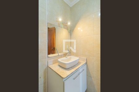Casa de condomínio à venda com 180m², 3 quartos e 4 vagas Casa de condomínio à venda com 180m², 3 quartos e 4 vagasBanheiro do Quarto 2