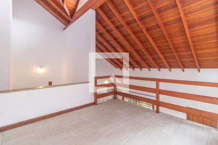 Casa de condomínio à venda com 180m², 3 quartos e 4 vagas Casa de condomínio à venda com 180m², 3 quartos e 4 vagasSótão
