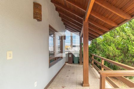 Casa de condomínio à venda com 180m², 3 quartos e 4 vagas Casa de condomínio à venda com 180m², 3 quartos e 4 vagasÁrea externa