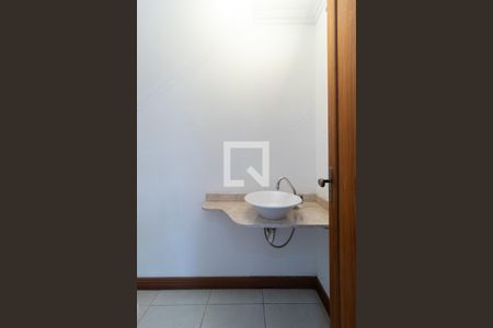 Casa de condomínio à venda com 180m², 3 quartos e 4 vagas Casa de condomínio à venda com 180m², 3 quartos e 4 vagasLavabo