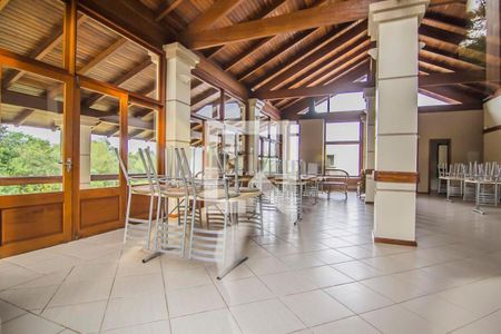 Casa de condomínio à venda com 180m², 3 quartos e 4 vagas Casa de condomínio à venda com 180m², 3 quartos e 4 vagasÁrea comum - Salão de festas