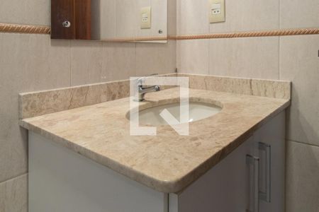 Casa de condomínio à venda com 180m², 3 quartos e 4 vagas Casa de condomínio à venda com 180m², 3 quartos e 4 vagasBanheiro do Sótão