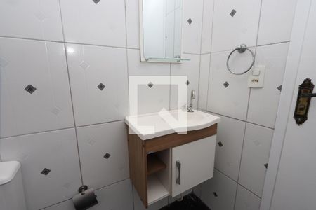 Banheiro de casa para alugar com 1 quarto, 38m² em Jardim Paraguaçu, São Paulo