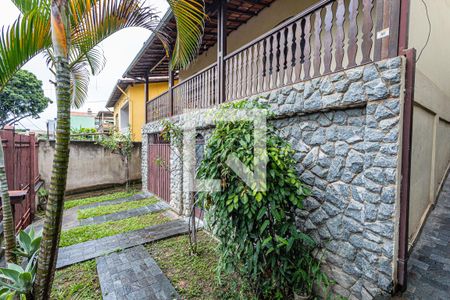 Casa à venda com 437m², 5 quartos e 2 vagasJardim / fachada