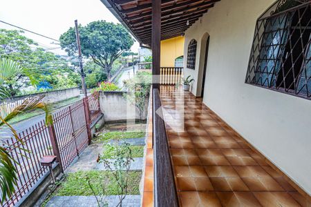Varanda de casa à venda com 5 quartos, 437m² em Parque São Pedro (venda Nova), Belo Horizonte