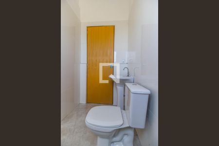 Banheiro de kitnet/studio para alugar com 1 quarto, 19m² em Cidade Ariston Estela Azevedo, Barueri