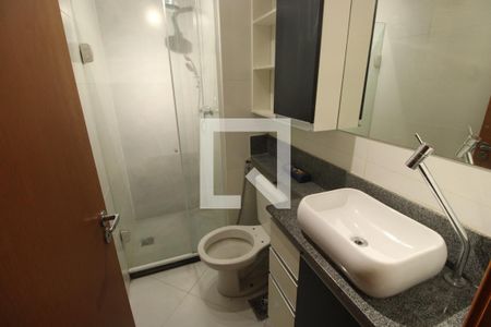 Banheiro da Suíte de apartamento para alugar com 2 quartos, 52m² em Todos Os Santos, Rio de Janeiro