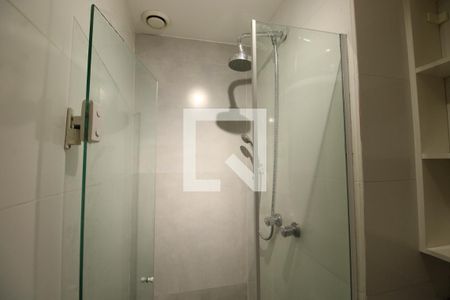 Banheiro da Suíte de apartamento para alugar com 2 quartos, 52m² em Todos Os Santos, Rio de Janeiro
