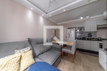 Sala de apartamento à venda com 2 quartos, 44m² em Sítio da Figueira, São Paulo