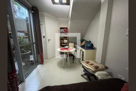 Casa à venda com 160m², 4 quartos e 2 vagasSuíte