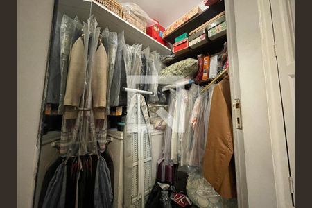 Casa à venda com 160m², 4 quartos e 2 vagasCloset