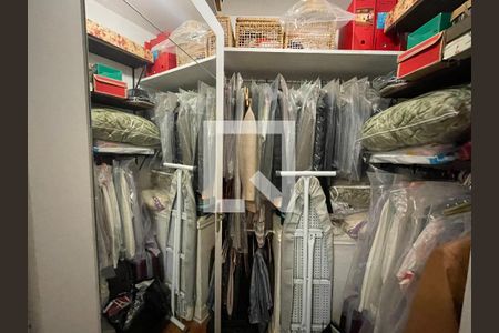 Casa à venda com 160m², 4 quartos e 2 vagasCloset