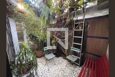 Casa à venda com 160m², 4 quartos e 2 vagasQuintal