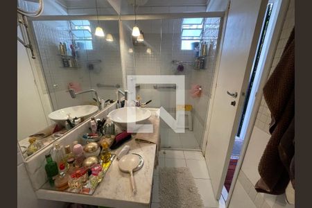 Casa à venda com 160m², 4 quartos e 2 vagasBanheiro da Suíte