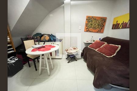 Casa à venda com 160m², 4 quartos e 2 vagasSuíte