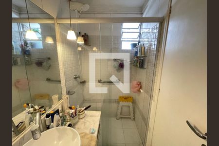 Casa à venda com 160m², 4 quartos e 2 vagasBanheiro da Suíte