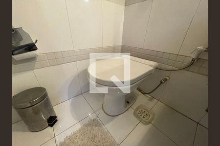 Casa à venda com 160m², 4 quartos e 2 vagasBanheiro da Suíte