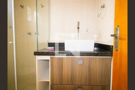 Apartamento à venda com 77m², 2 quartos e 2 vagasBanheiro 1