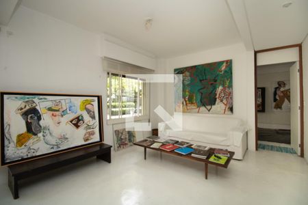 Apartamento à venda com 90m², 1 quarto e sem vagaSala 1, janela e vista verde 
