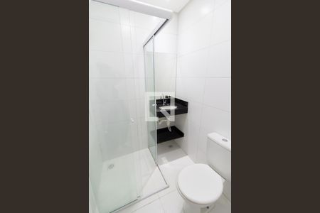 Banheiro de kitnet/studio para alugar com 1 quarto, 25m² em Vila America, Santo André