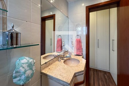 Apartamento à venda com 200m², 3 quartos e 3 vagasBanheiro da Suíte 2