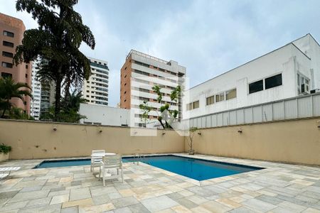 Apartamento à venda com 200m², 3 quartos e 3 vagasPiscina