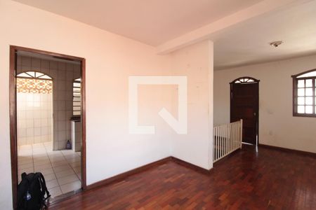 Sala de casa para alugar com 4 quartos, 90m² em Céu Azul, Belo Horizonte