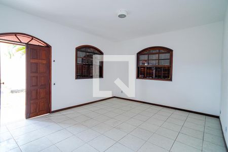 Sala de casa à venda com 3 quartos, 220m² em Maria Paula, Niterói