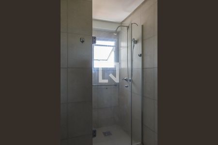 Banheiro da Suíte de apartamento à venda com 3 quartos, 76m² em Cristal, Porto Alegre