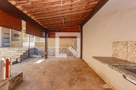 Casa à venda com 250m², 2 quartos e 4 vagasQuintal