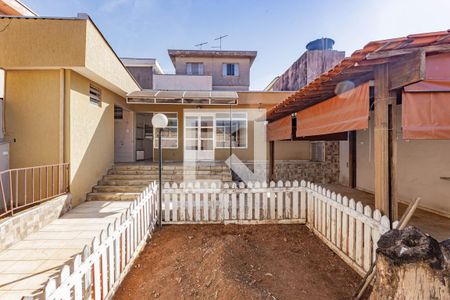 Casa à venda com 250m², 2 quartos e 4 vagasQuintal